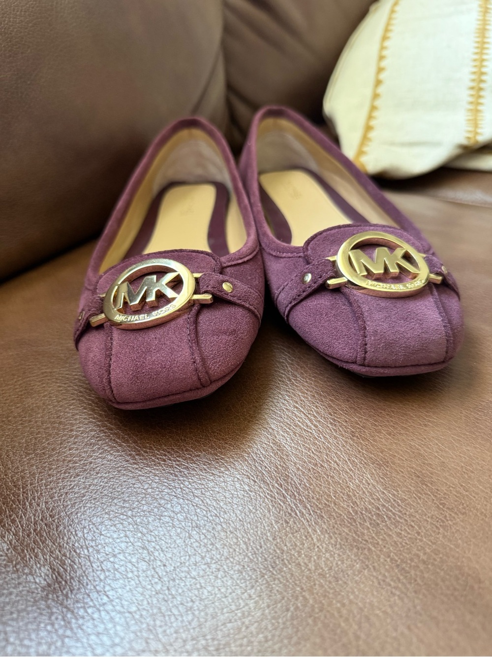 These are Michael Kors Fulton Moc suede flats - Picture 5 of 8